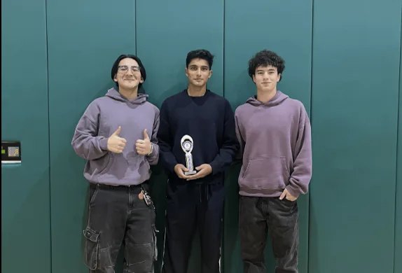 Team 13216 Deja Vu with the Best Robot Design award.